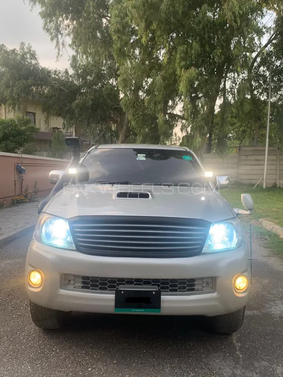 Toyota Hilux 2010 for Sale in Islamabad Image-1