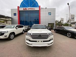 Make: Land Cruiser ZX G-frontier
Model: 2017
Mileage: 58,000 km
Reg year: 2018 

*Original Tv + 4 cameras  
*Back auto door
*Rear entertainment 
*Cool box
*Sunroof
*Radar
*7 seater

Calling and Visiting Hours

Monday to Saturday 

11:00 AM to 7:00 PM