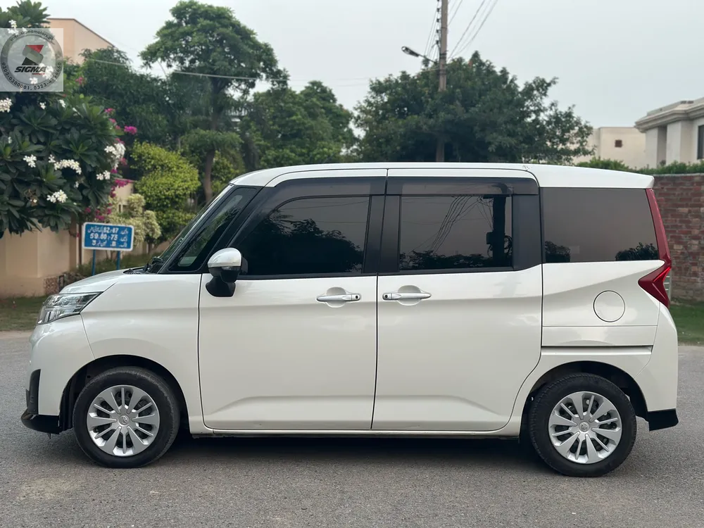 Toyota Roomy XS 2019 for sale in Lahore | PakWheels