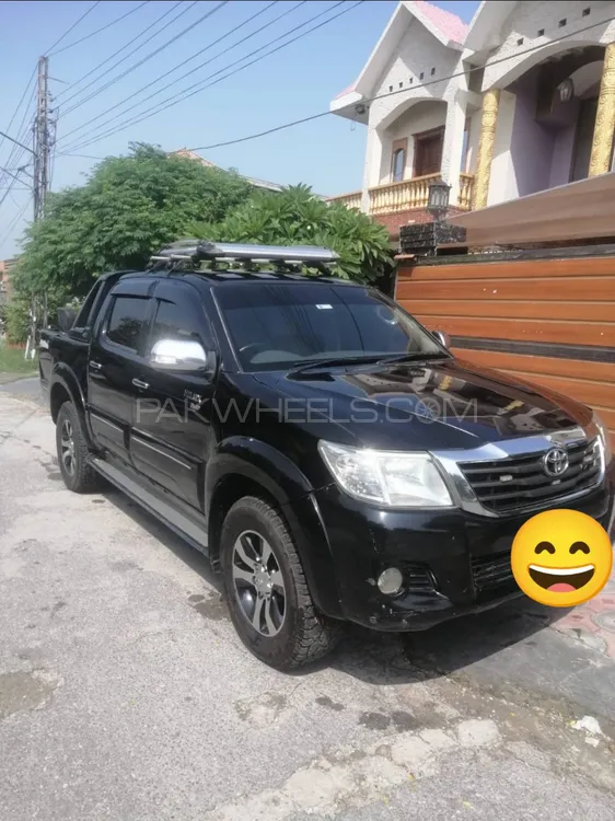 Toyota Hilux 2014 for Sale in Islamabad Image-1
