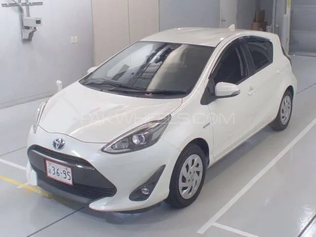 Toyota Aqua 2019 for Sale in Peshawar Image-1