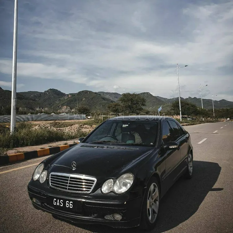 Mercedes Benz C Class 2003 for Sale in Islamabad Image-1