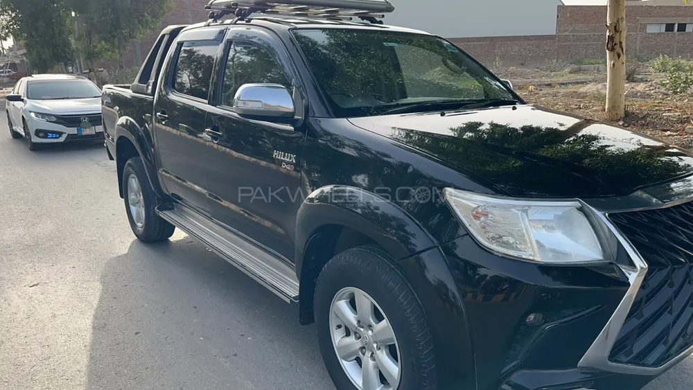Toyota Hilux 2013 for sale in Mian Channu