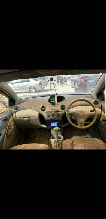 Toyota Vitz 2001 for Sale in Quetta Image-1