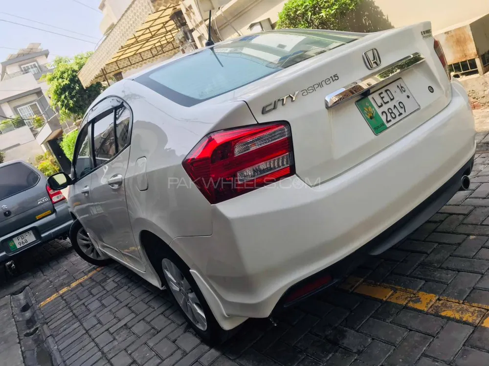 Honda City 2016 for Sale in Faisalabad Image-1