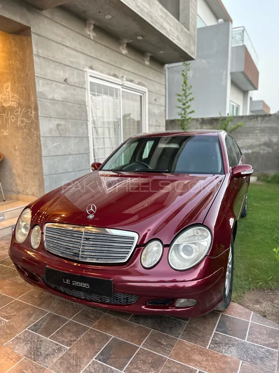 Mercedes Benz E Class 2004 for Sale in Lahore Image-1