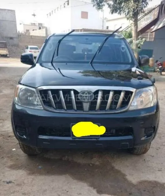 Toyota Hilux 2011 for Sale in Karachi Image-1