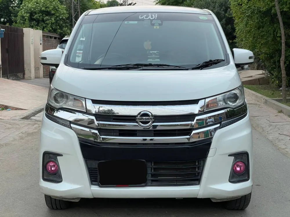 نسان ڈیز 2017 for Sale in لاہور Image-1