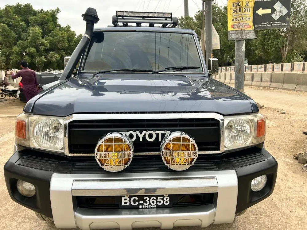 Toyota Land Cruiser 79 Series 30th Anniversary 1988 for sale in Karachi ...