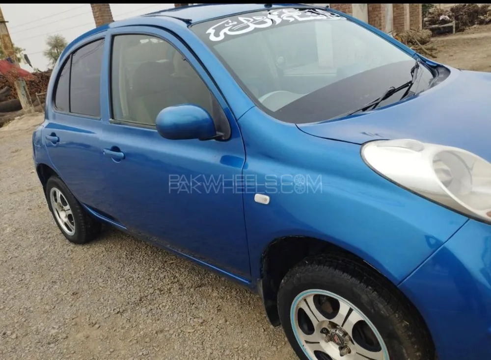 Nissan March 2003 for Sale in Chiniot Image-1