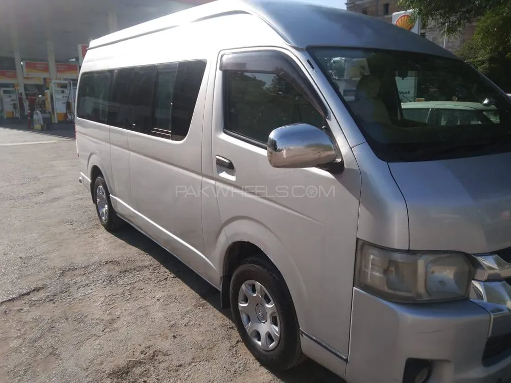 Toyota Hiace 2010 for Sale in Sahiwal Image-1
