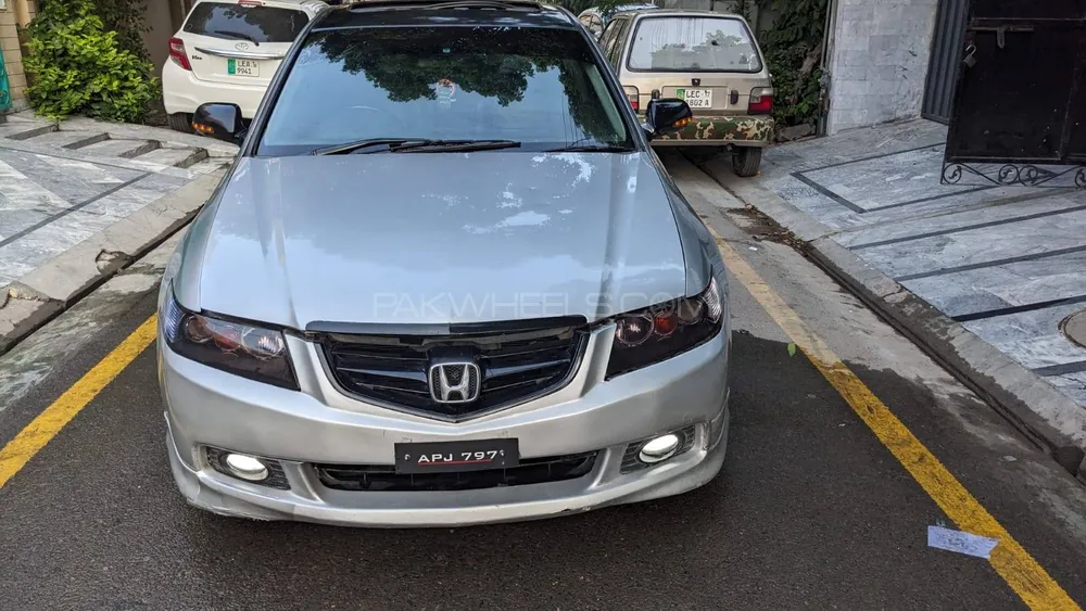 Honda Accord 2004 for Sale in Lahore Image-1