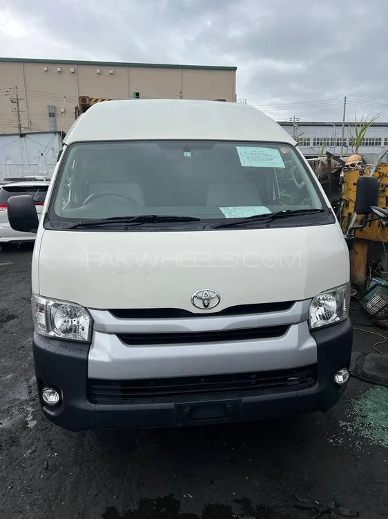Toyota Hiace 2017 for Sale in Lahore Image-1