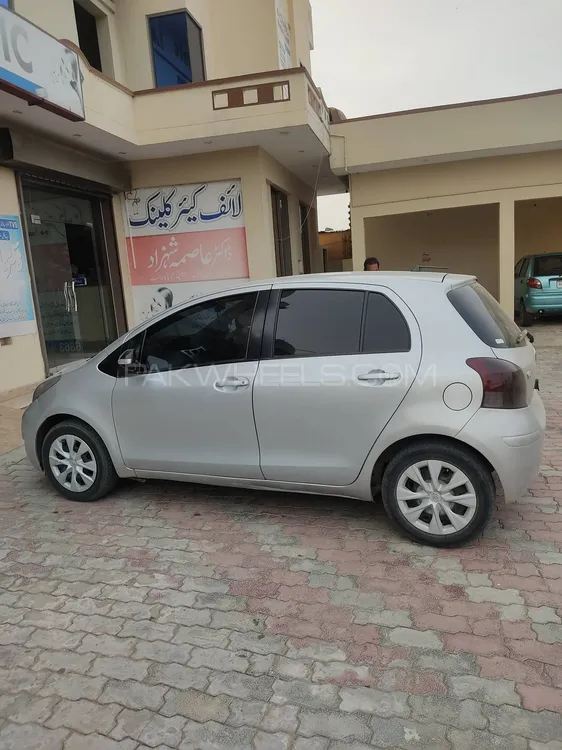 Toyota Vitz 2009 for Sale in Gujrat Image-1