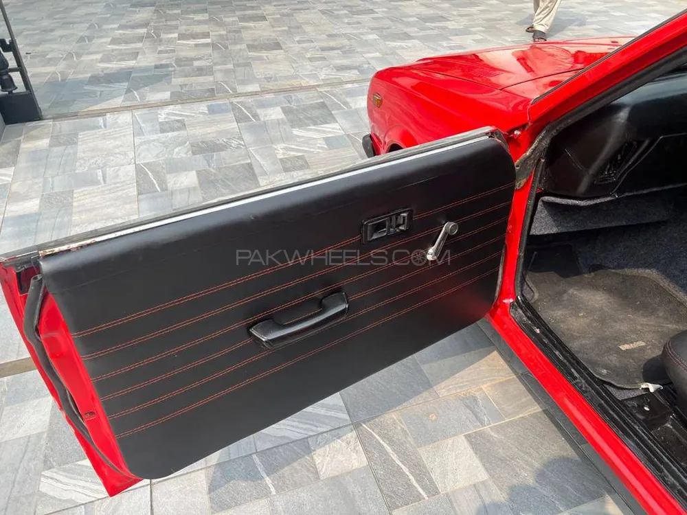 Toyota Corolla 1976 for Sale in Lahore Toyota Corolla 1976 for Sale in Lahore Image-12