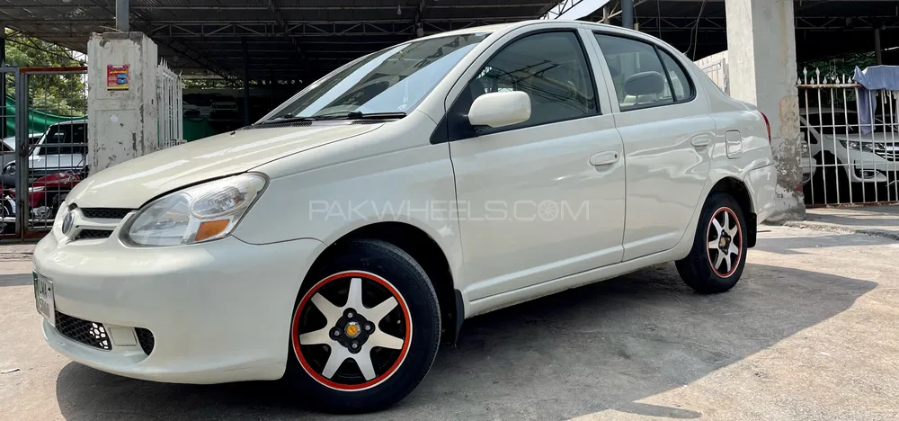 Toyota Platz 2004 for Sale in Lahore Image-1
