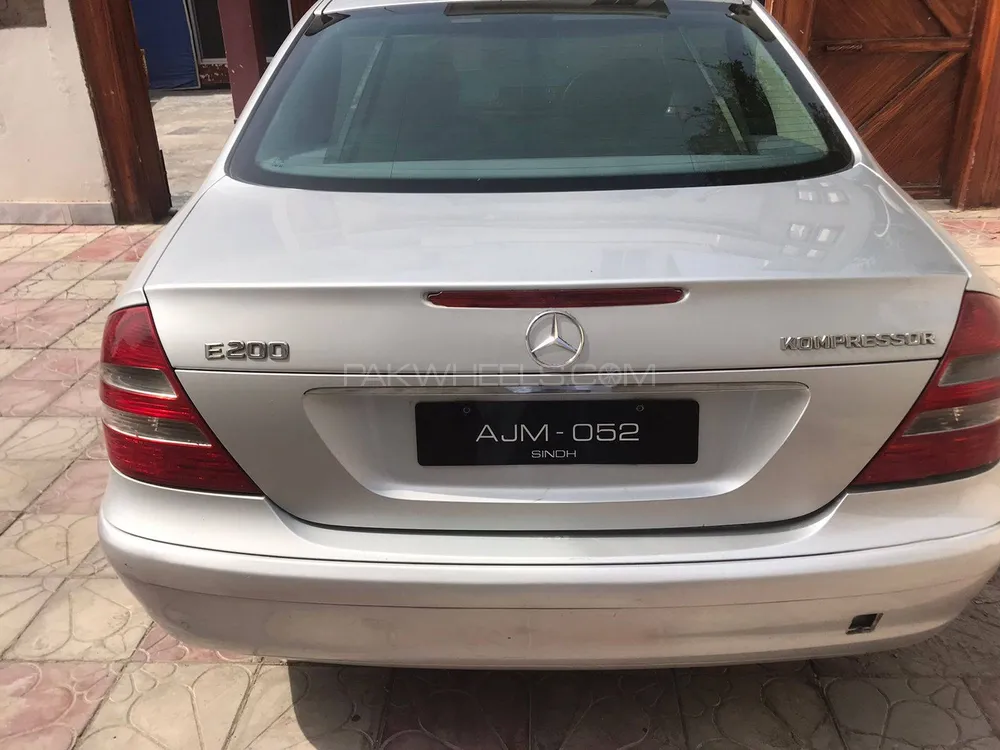 Mercedes Benz E Class 2005 for Sale in Peshawar Image-1