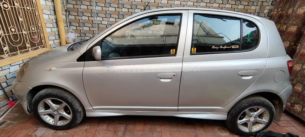 Toyota Vitz 2000 for Sale in Dera ismail khan Image-1