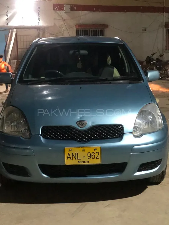 Toyota Vitz 2002 for Sale in Karachi Image-1