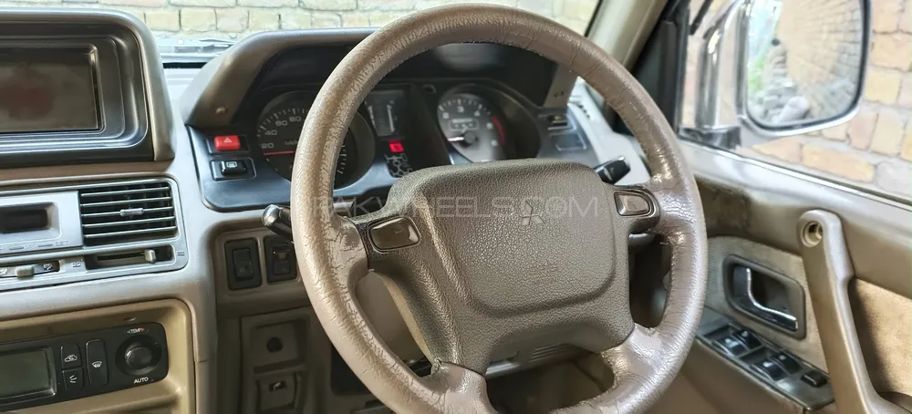 Mitsubishi Pajero 1996 for Sale in Wah cantt Image-1
