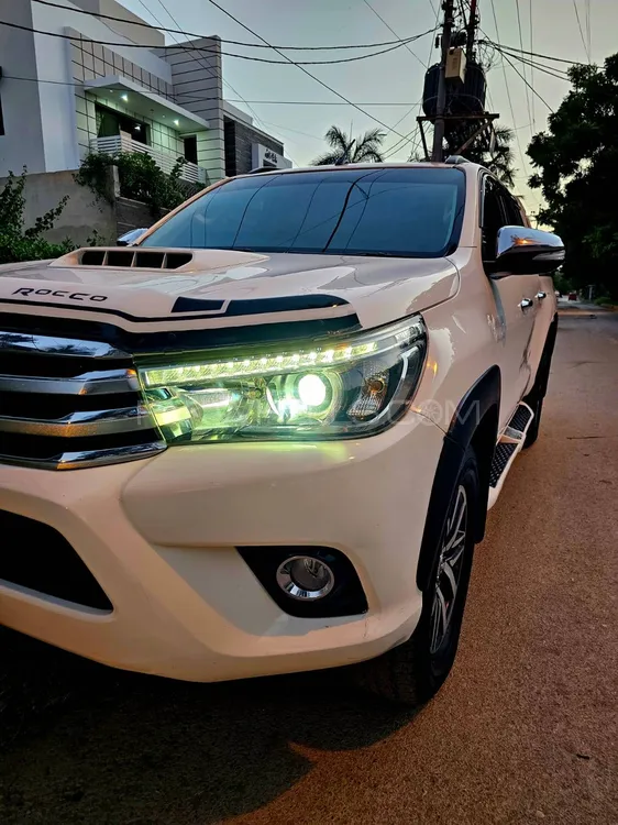 Toyota Hilux 2016 for Sale in Karachi Image-1