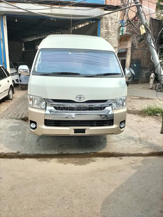 Toyota Hiace 2018 for Sale in Lahore Image-1