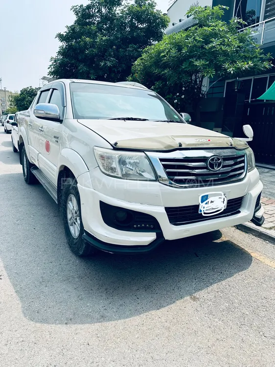 Toyota Hilux 2011 for Sale in Islamabad Image-1