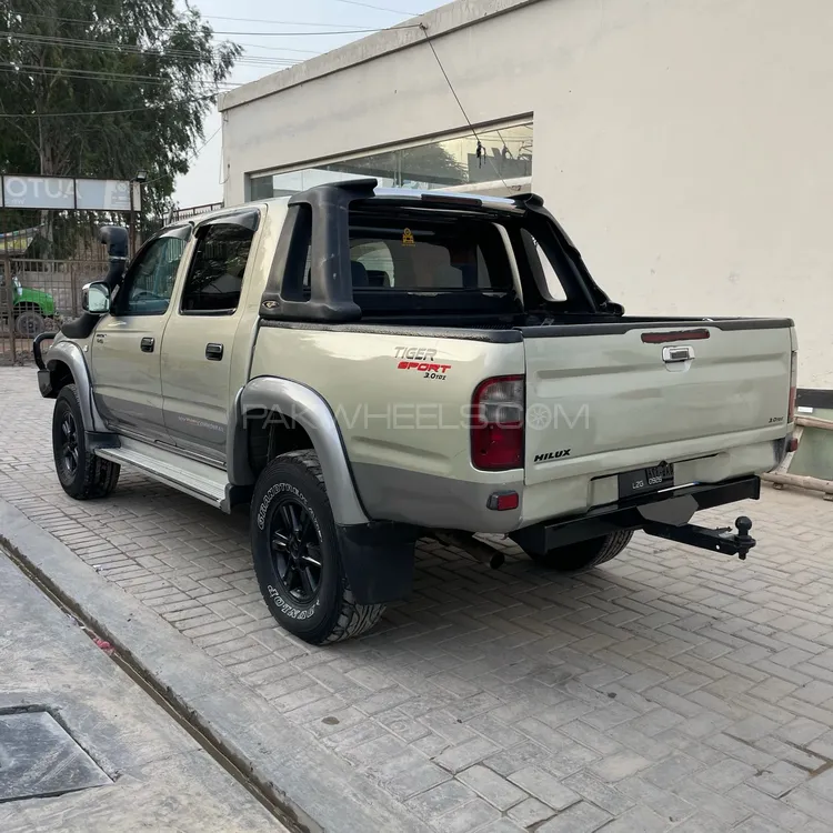 Toyota Hilux 2002 for Sale in Bahawalpur Toyota Hilux 2002 for Sale in Bahawalpur Image-3