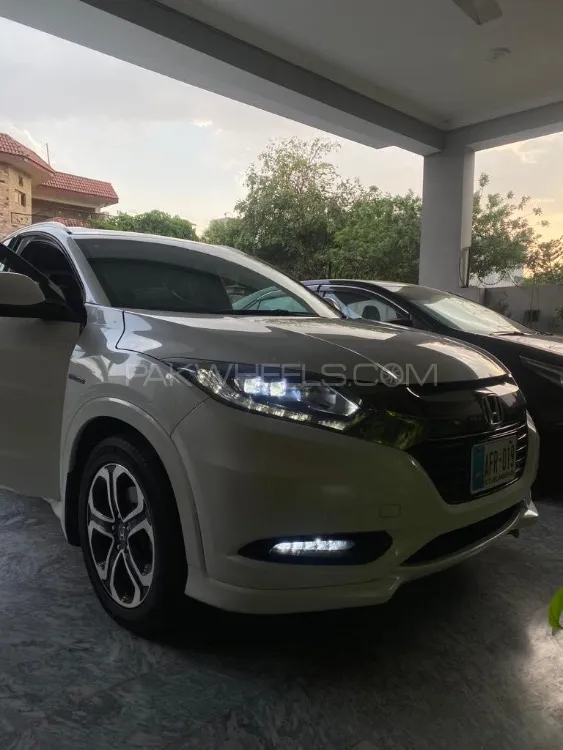 Honda Vezel 2017 for Sale in Islamabad Image-1