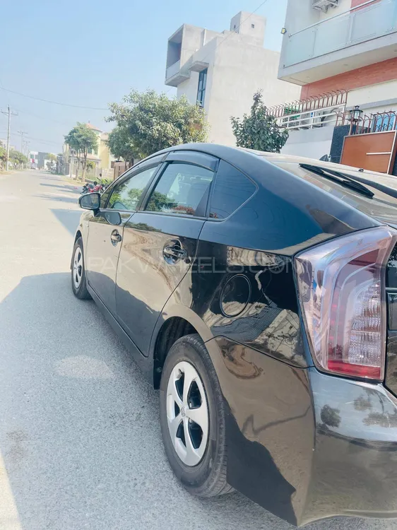 Toyota Prius 2015 for Sale in Lahore Image-1