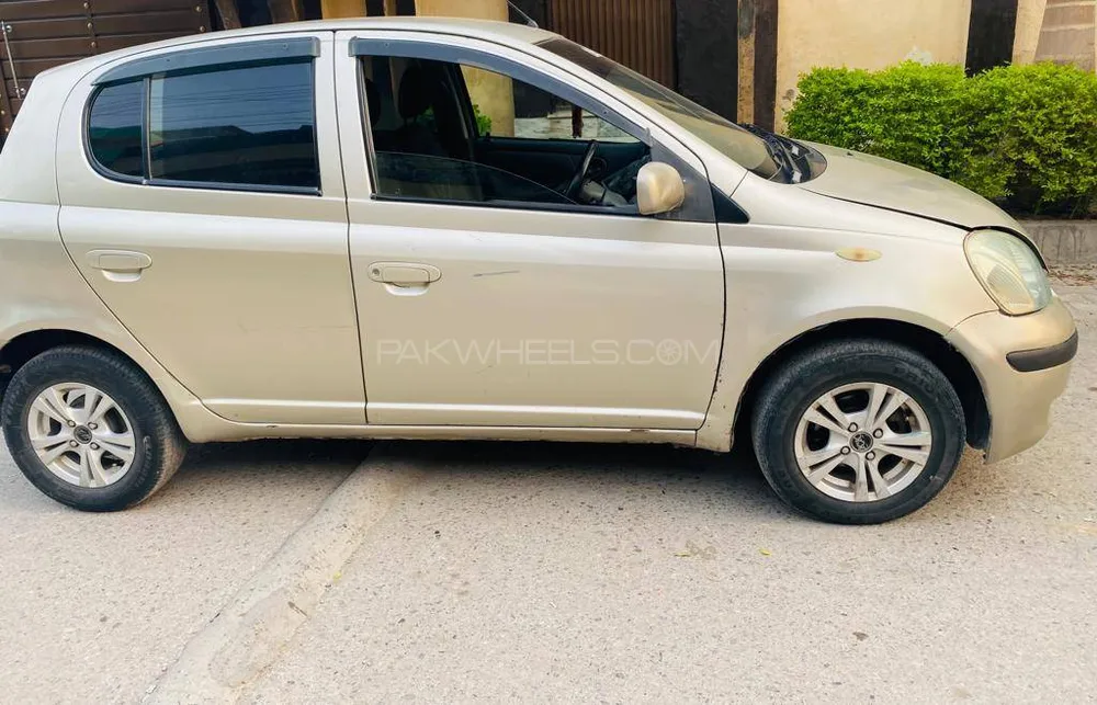 Toyota Vitz 2002 for Sale in Peshawar Image-1