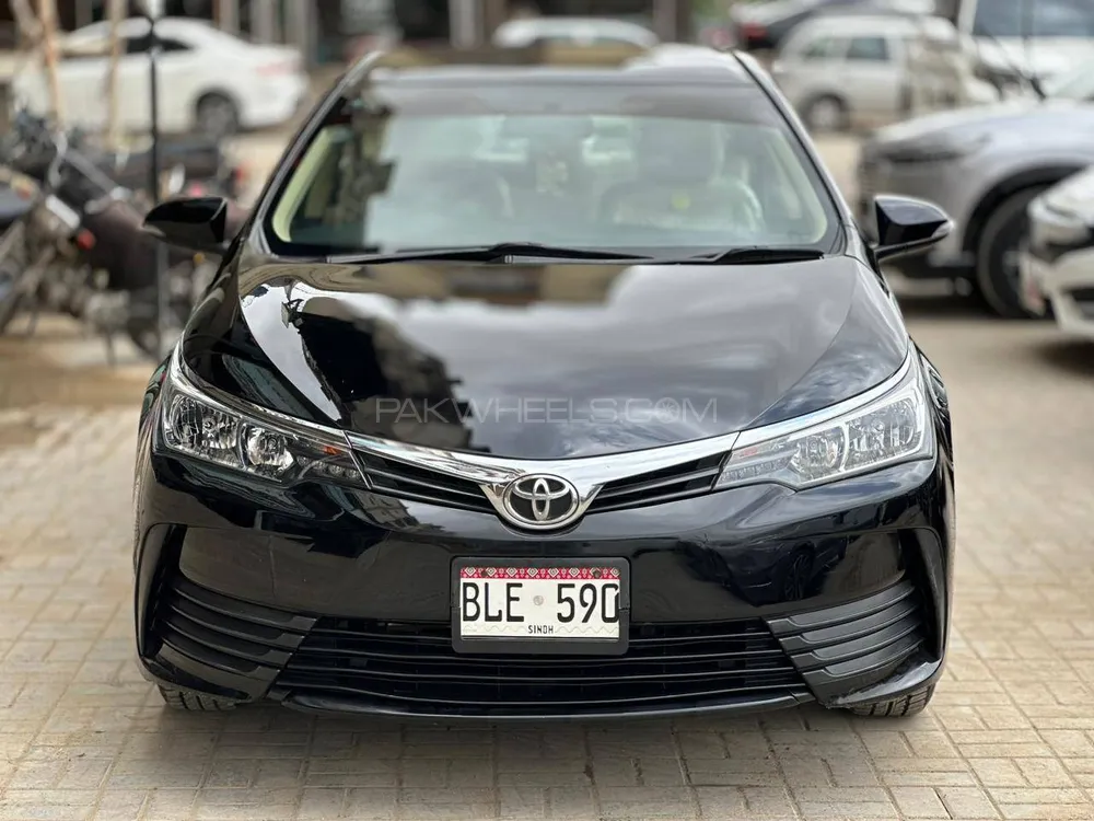 Toyota Corolla 2017 for Sale in Karachi Image-1