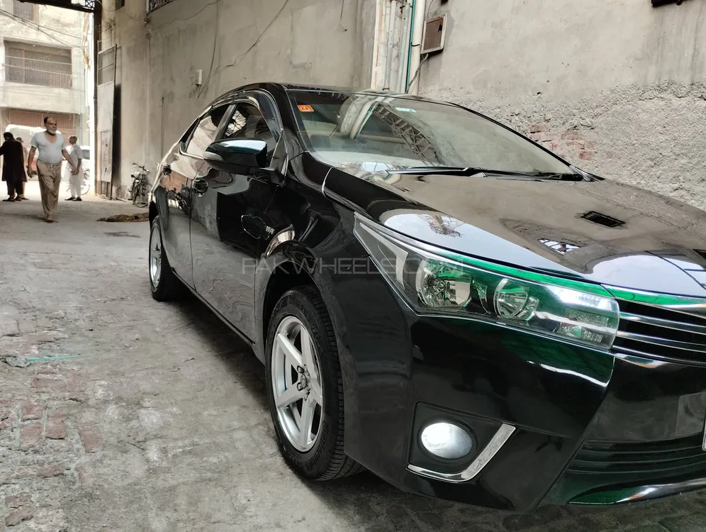 Toyota Corolla 2016 for Sale in Lahore Image-1