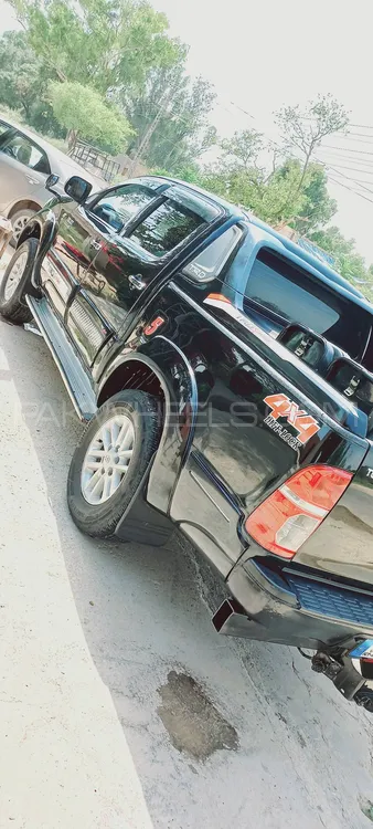 Toyota Hilux 2007 for Sale in Kallar Kahar Image-1