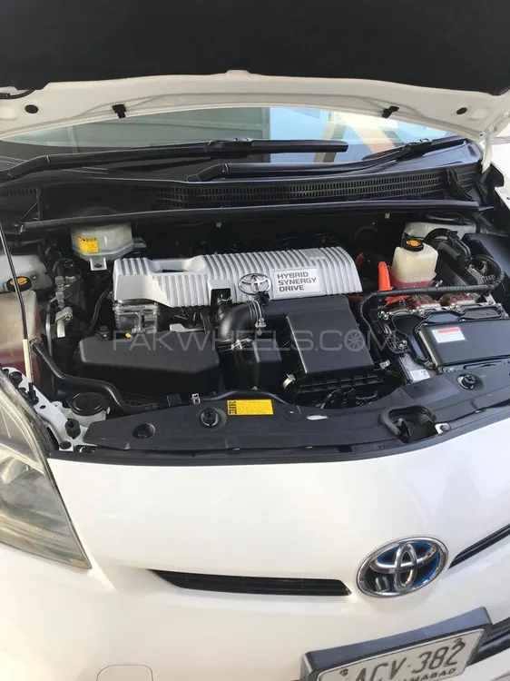 Toyota Prius 2013 for Sale in Islamabad Image-1