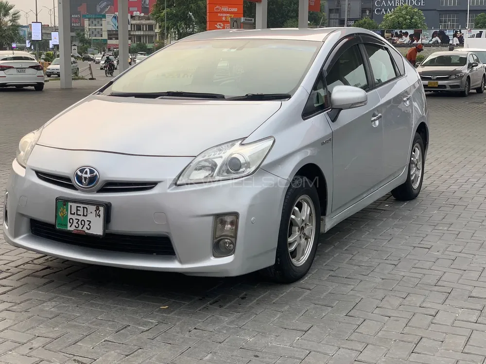 Toyota Prius 2010 for Sale in Lahore Image-1