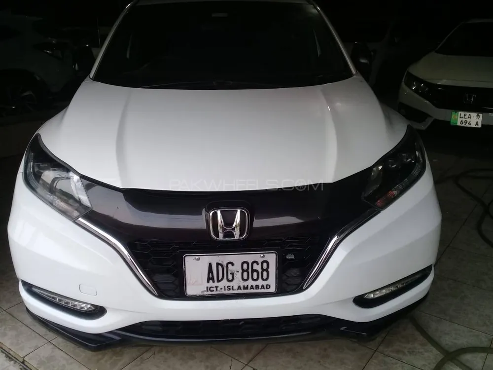 Honda Vezel 2017 for Sale in Lahore Image-1