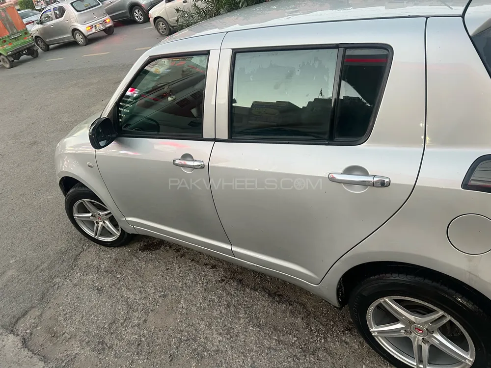 Suzuki Swift 2010 for Sale in Lahore Image-1
