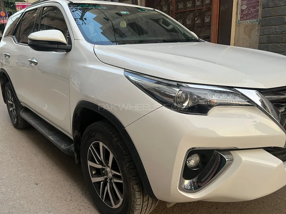 Toyota Fortuner 2019 for Sale in Karachi Image-1