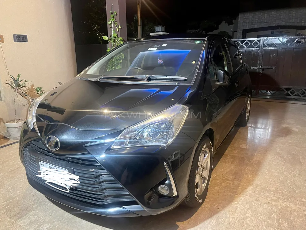 Toyota Vitz 2018 for Sale in Lahore Image-1