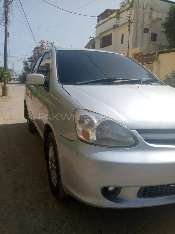 Toyota Platz 2003 for Sale in Karachi Image-1