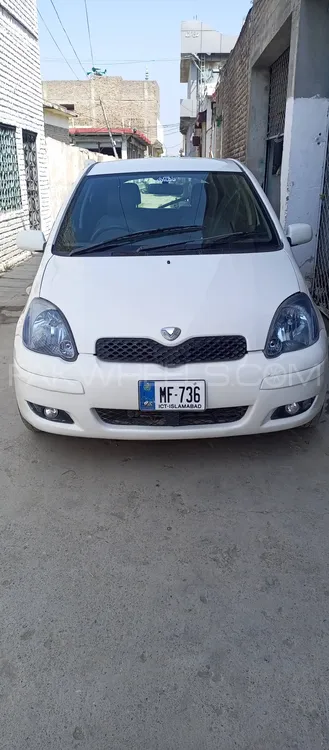 Toyota Vitz 2004 for Sale in Mardan Image-1