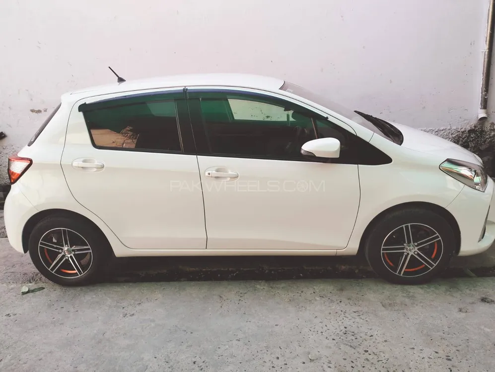 Toyota Vitz 2021 for Sale in Haripur Image-1