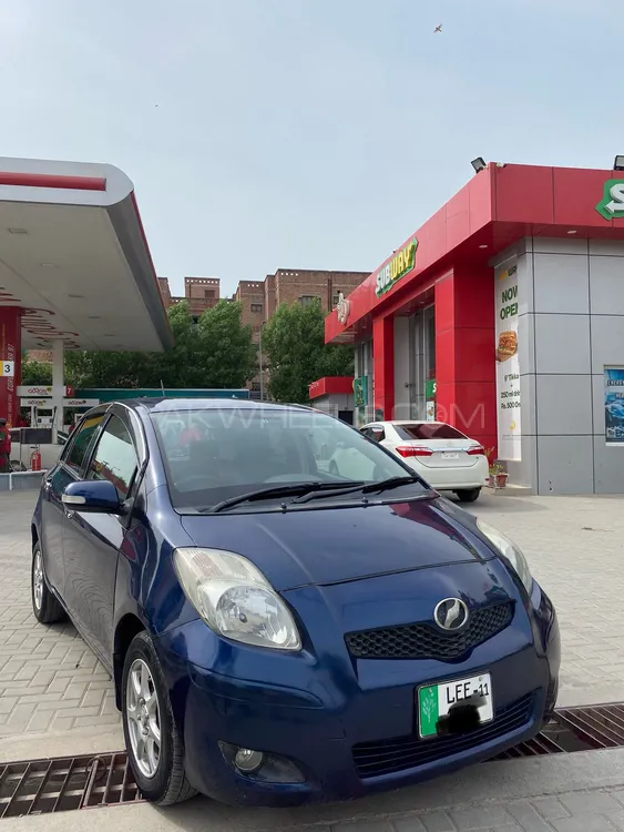 Toyota Vitz 2009 for Sale in Lahore Image-1