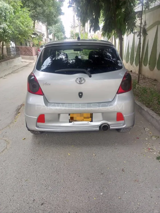 Toyota Vitz 2005 for Sale in Karachi Image-1