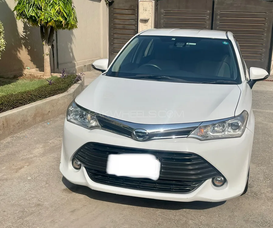 Toyota Corolla Axio 2015 for Sale in Peshawar Image-1