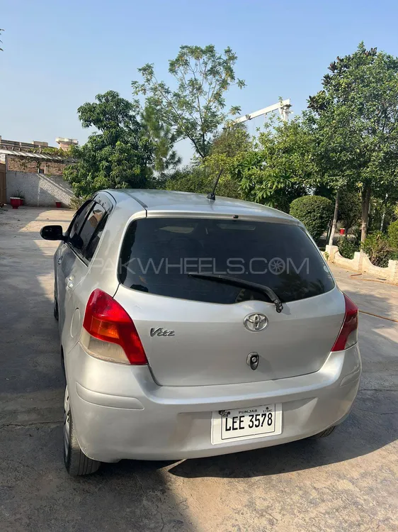Toyota Vitz 2007 for Sale in Peshawar Image-1