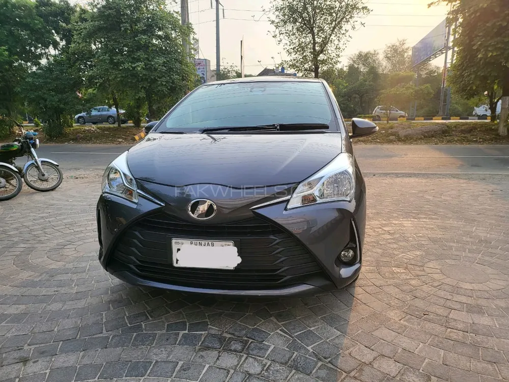 Toyota Vitz 2018 for Sale in Lahore Image-1