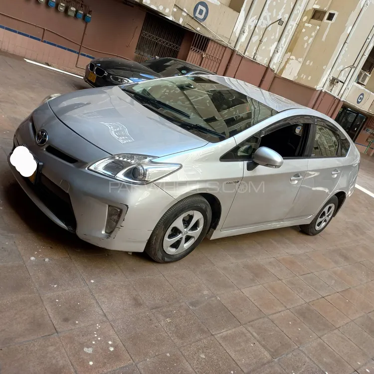 Toyota Prius 2013 for Sale in Karachi Image-1
