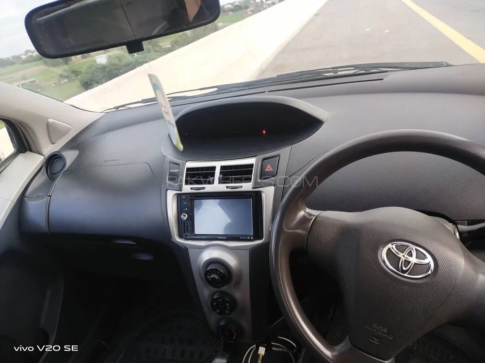 Toyota Vitz 2009 for Sale in Lahore Image-1